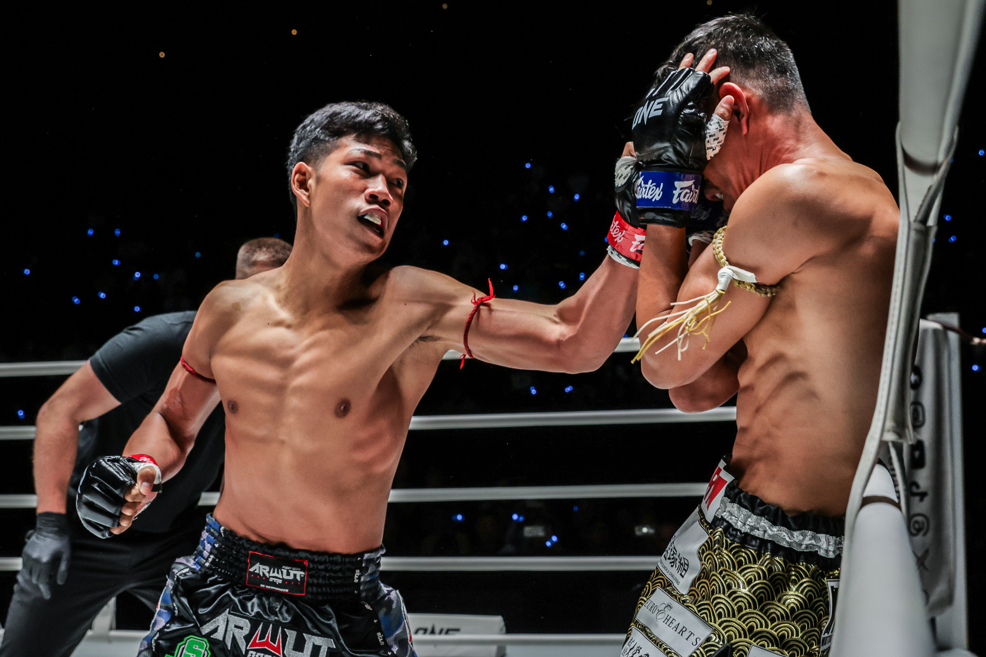 Otop Or Kwanmuang Shingo Shibata ONE Friday Fights 33 21